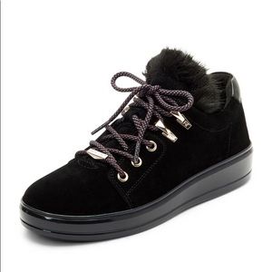 Taryn Rose “Georgy” 8.5 Black Shoes NWOT